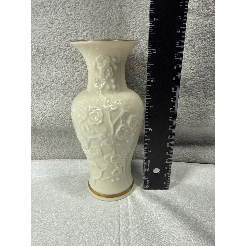 Lenox Floral Vase 6.5in Ivory 24k Gold Trim Embossed China Made in USA